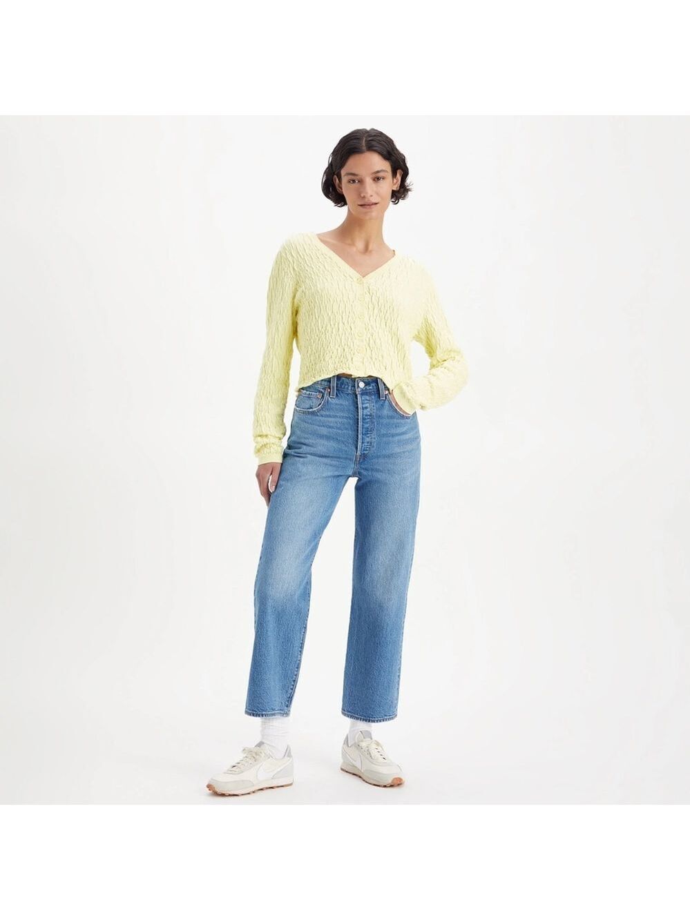 Levi’s High Rise Ribcage Straight Ankle Jean in Medium Wash Women’s Size 27​